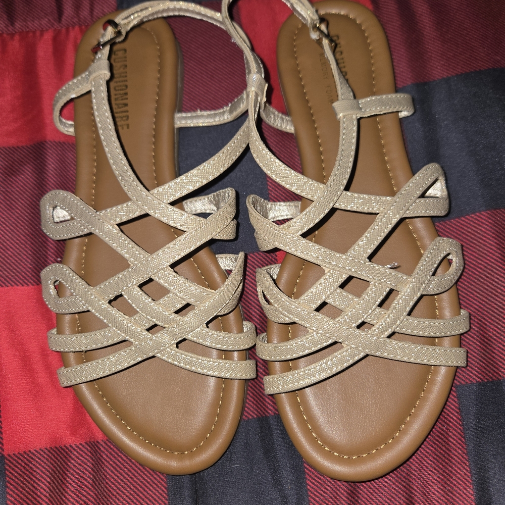 Cushionaire Elegant Gold Strappy Sandals Size 8